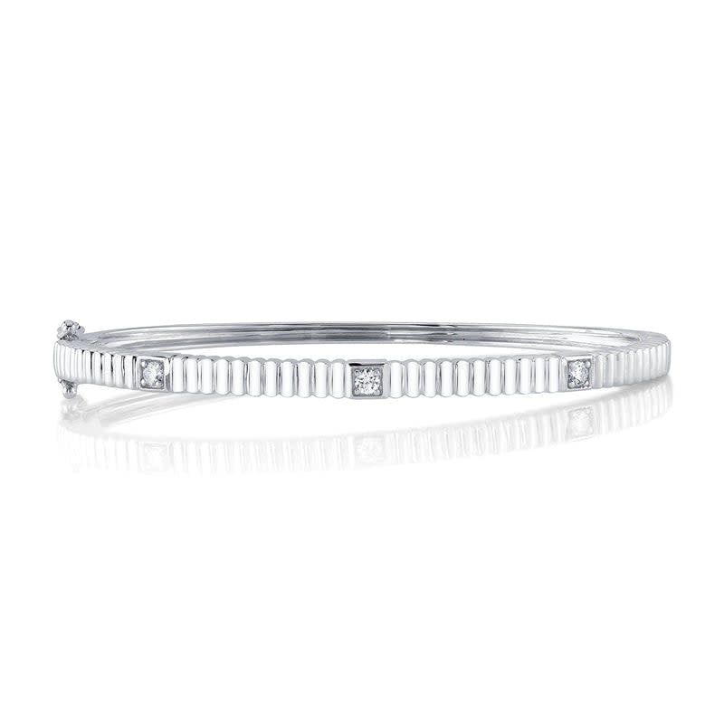 14K W/G Fluted Diamond Bangle, D: 0.16ct