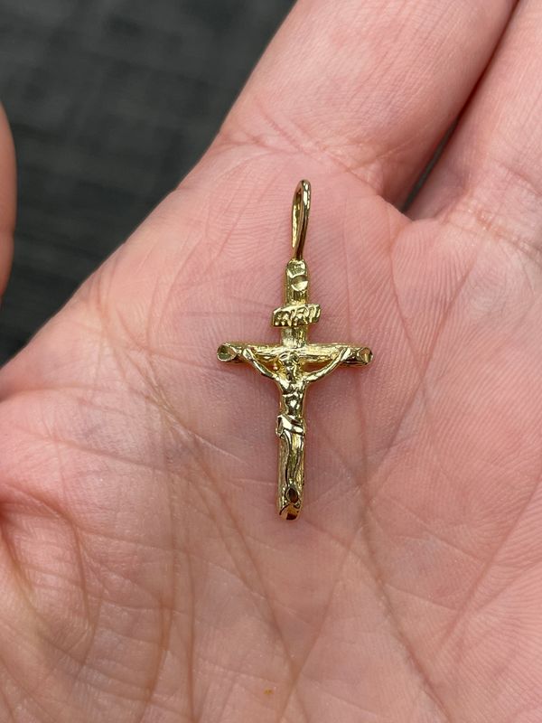 14K Y/G Crucifix, 0.9dwt