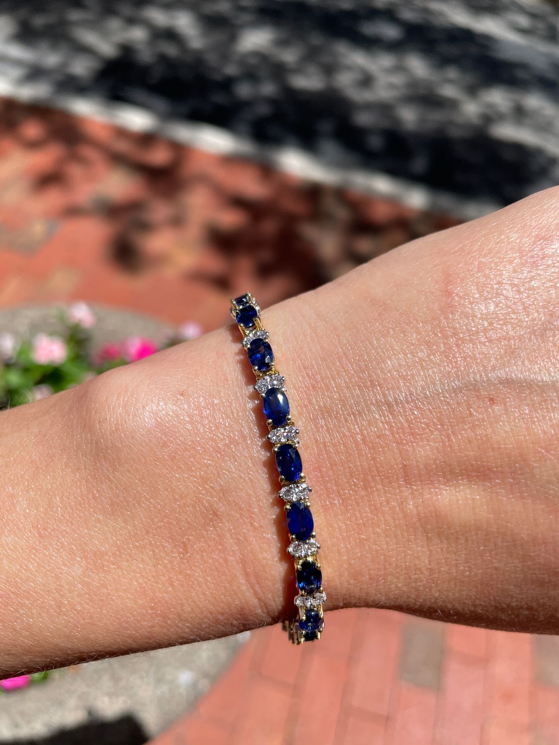 18K Y/G Sapphire and Diamond Tennis Bracelet, S: 14.30ct, D: 1.23ct