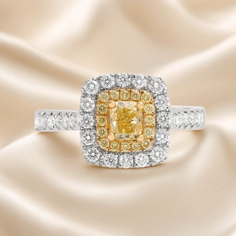 18K W/G Fancy Yellow Diamond Ring, YCD: 0.47ct, RD: 0.61ct