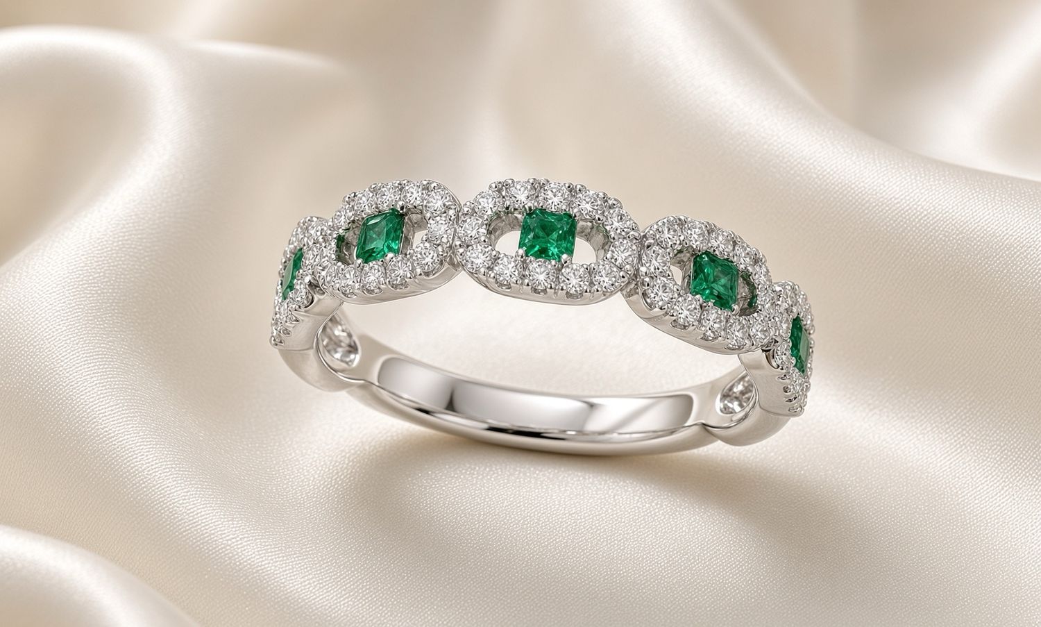 18K W/G Emerald and Diamond Ring, E: 0.10ct, D: 0.29ct