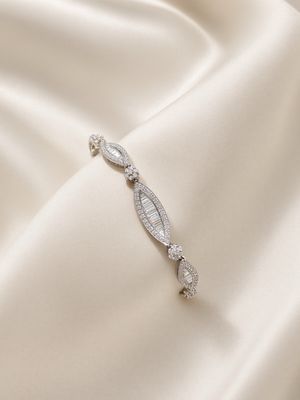 18K W/G Baguette Diamond Bracelet, D: 3ct