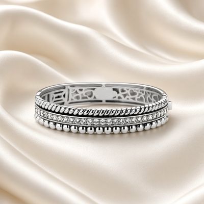Chic Silver Bangle Chic Silver Bangle