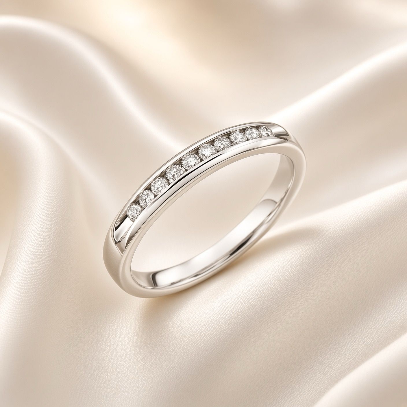 14K W/G Diamond Channel Set Band