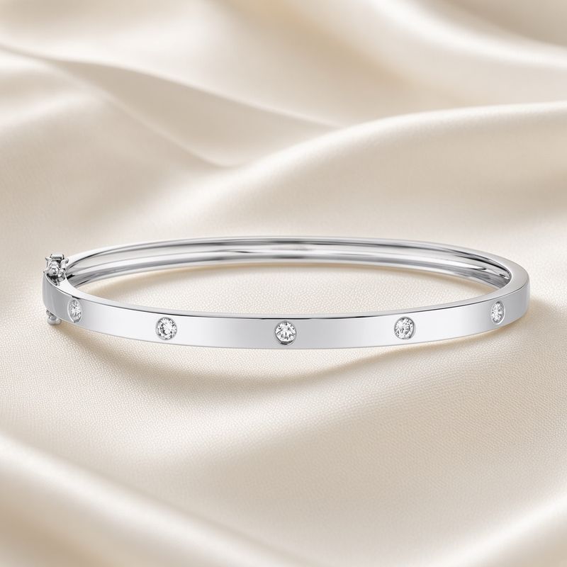14K W/G Diamond Inlay Bangle Bracelet, D: 0.38ct