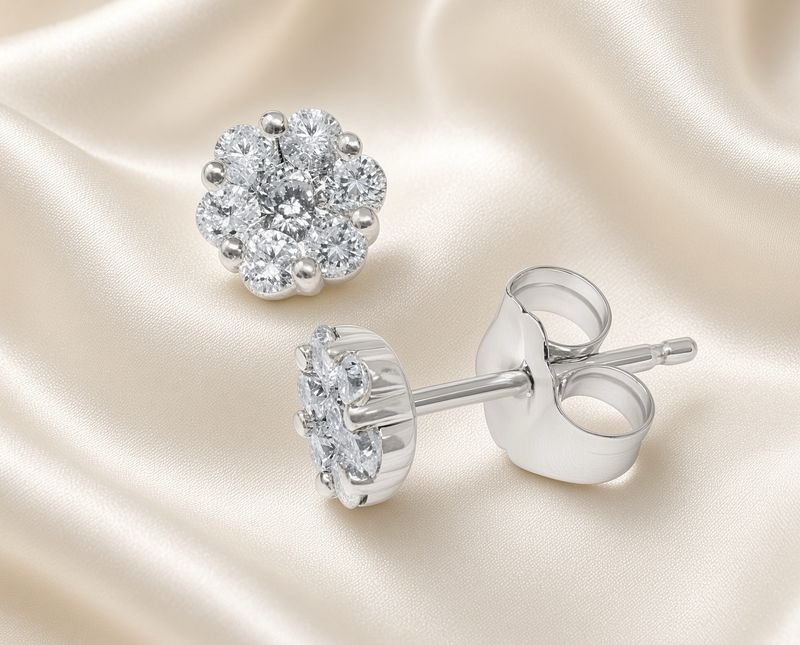 14K W/G Diamond Floral Stud Earrings, D: 0.29ct