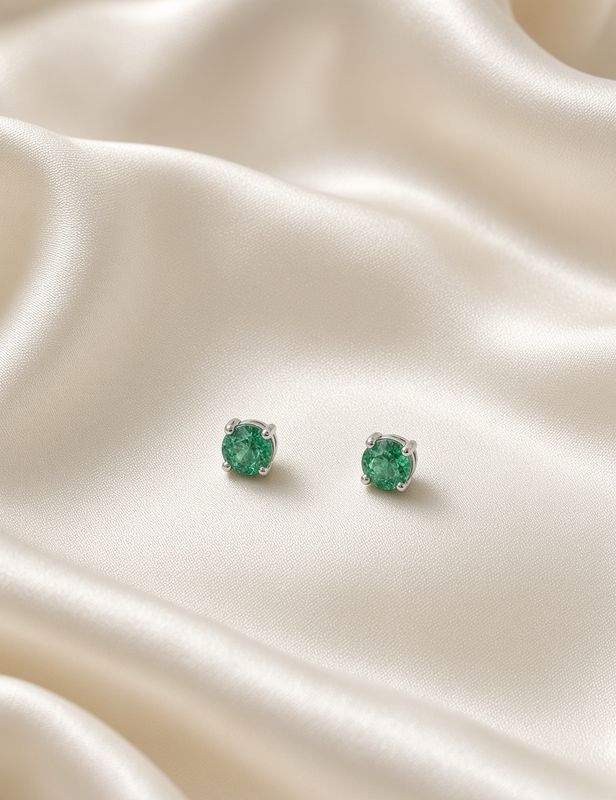 14K W/G Emerald Stud Earrings, E: 0.58ct, Screw Back