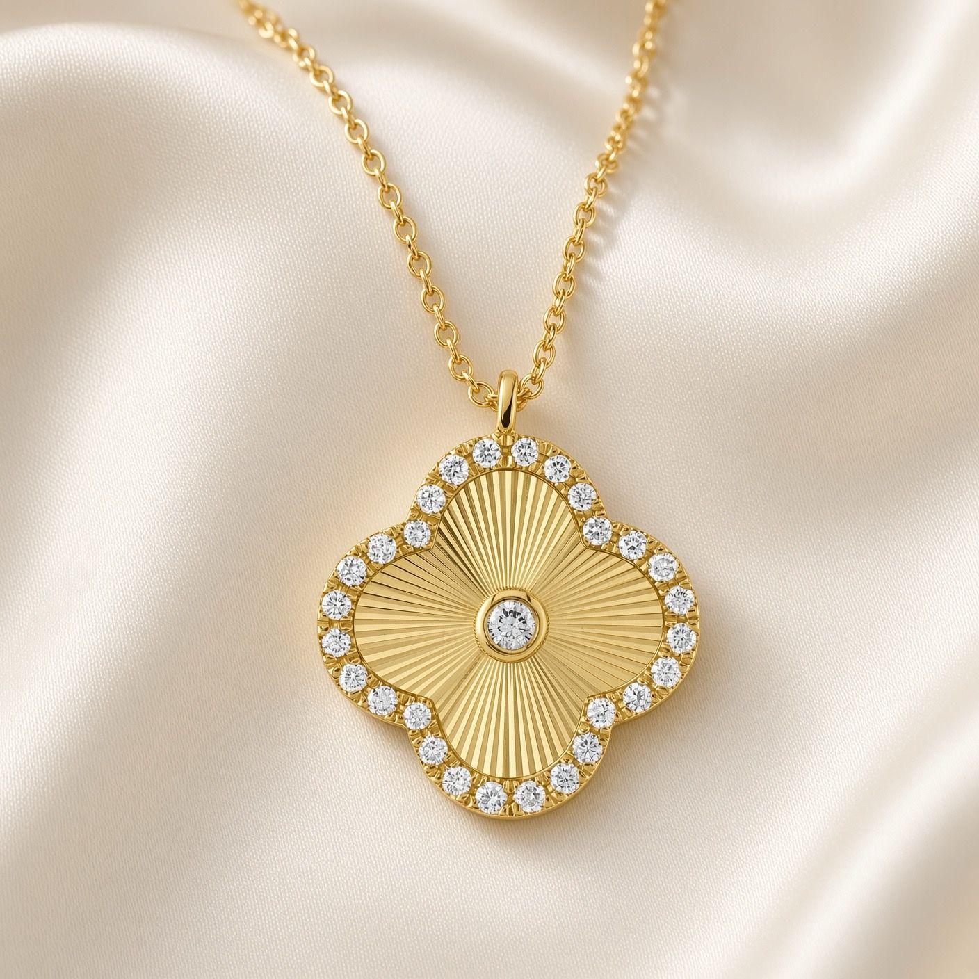 14K Y/G Fluted Diamond Clover Necklace, D: 0.22ct