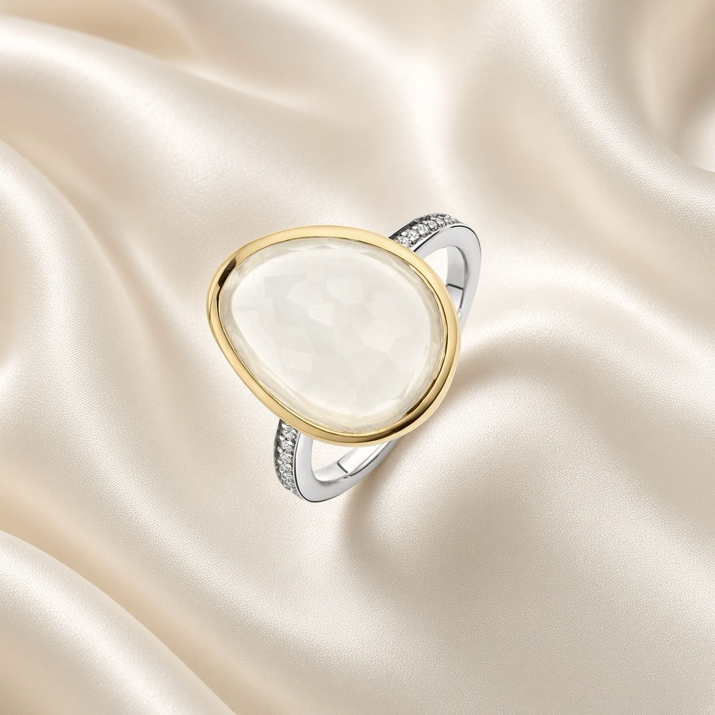 Large Mother of Pearl Pebble Ring