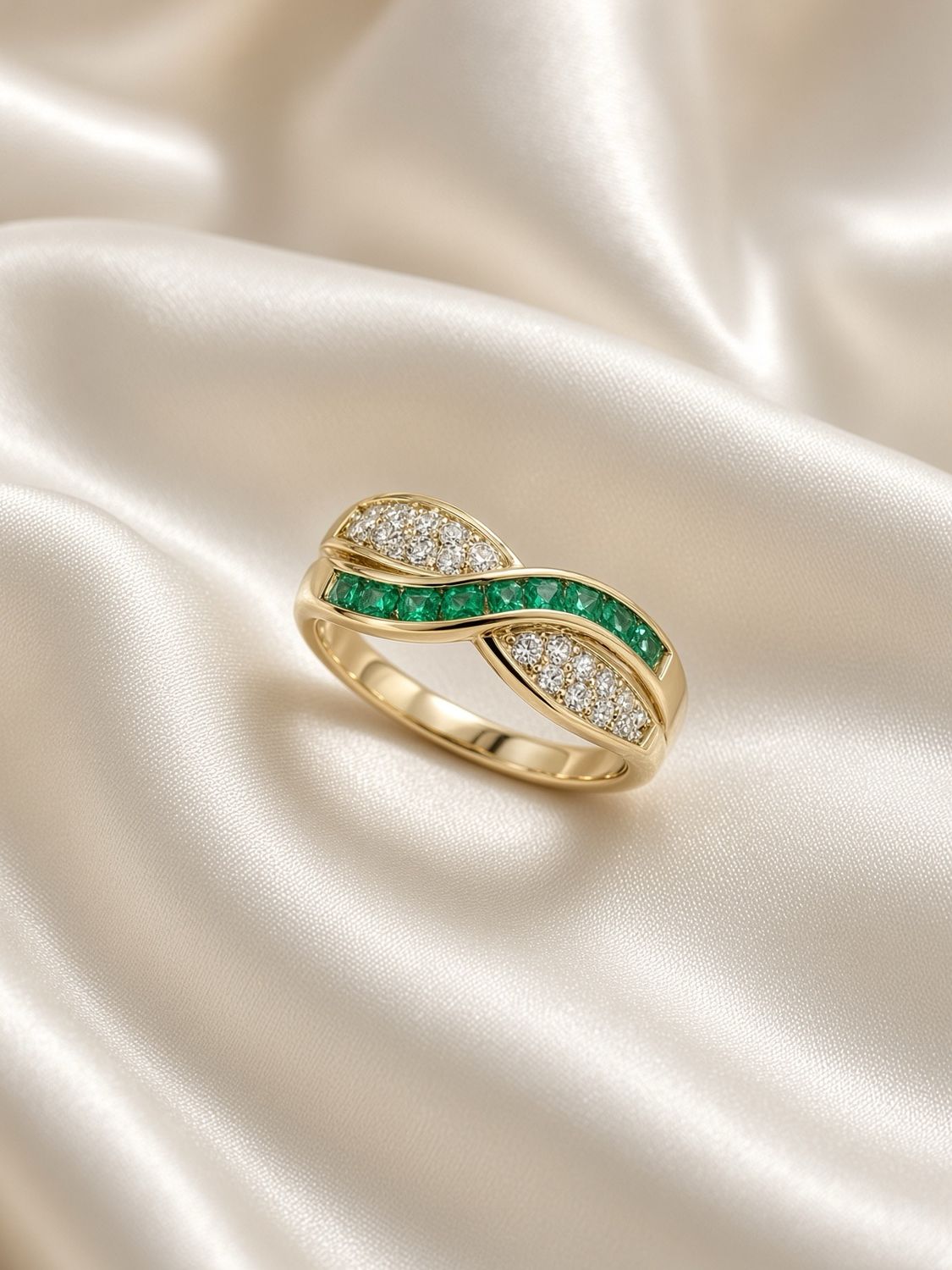 Emerald &amp; Diamond Wave Ring
