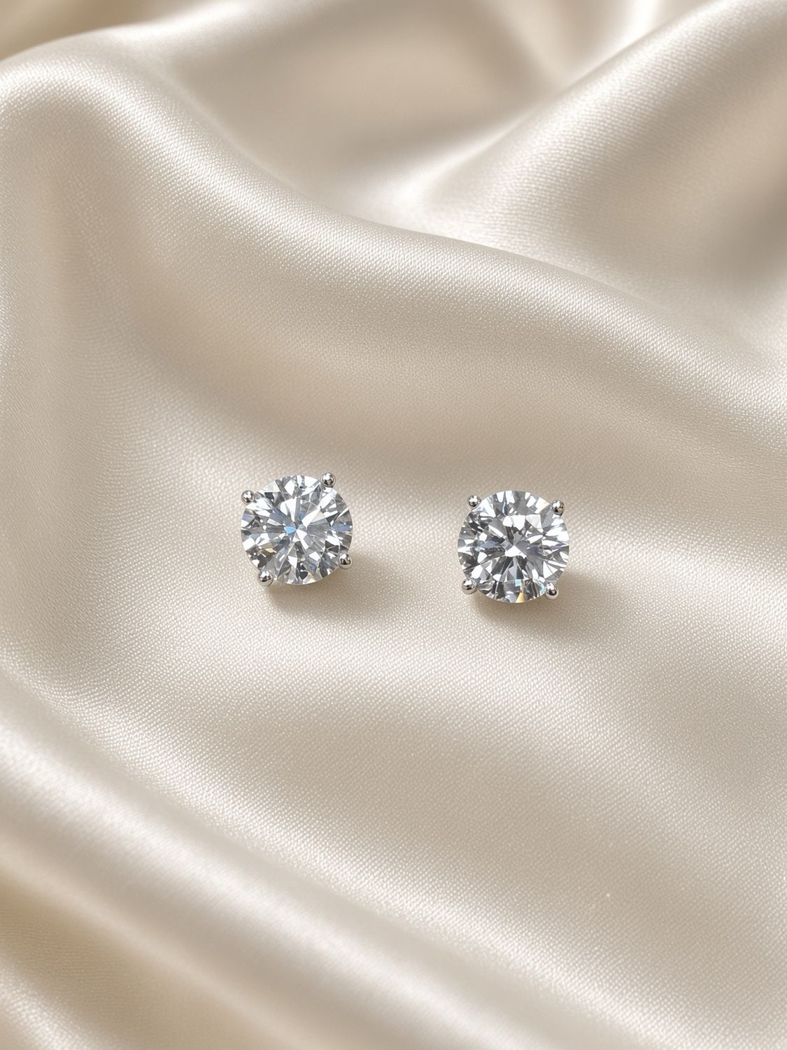 Round Brilliant Diamond Studs