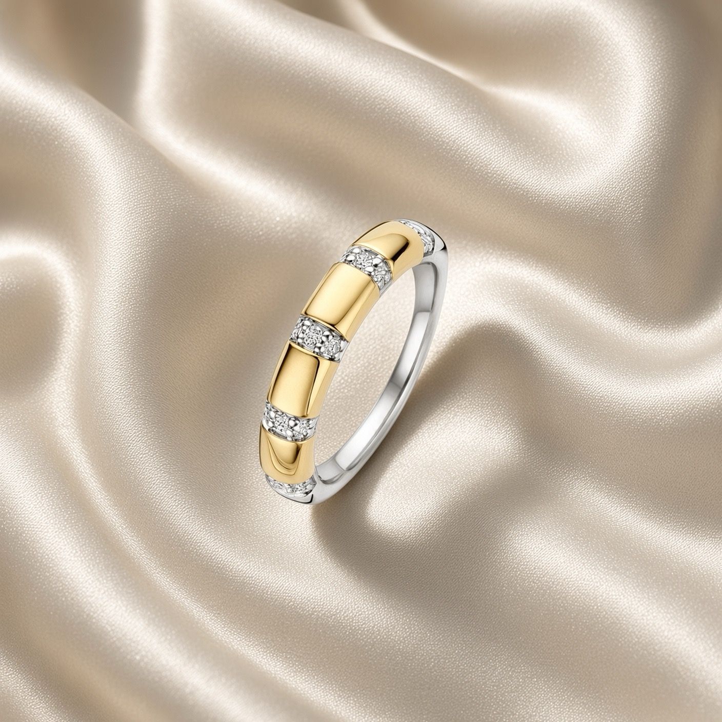 12417ZY/54- Yellow Plated Vintage Zirconia Ring