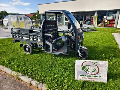 FEED PLACE COMPANY - TORNADO  PRO Lastendreirad