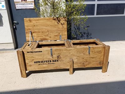 Original HORSEFEED BOX FULL TIME CONTROLLED DEEP DAY &amp; NIGHT DoubleShort