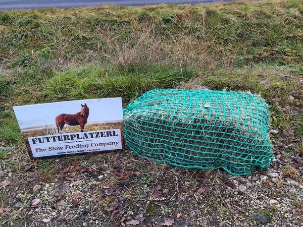 HORSEFEED BOX Quaderballen Klein  - NEW Diamond Cord