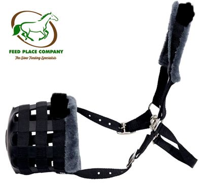 Original HORSEFEED BOX Maulkorb Teddyfleece Fressbremse, schwarzer Maulkorb mit Teddyfleece-Polsterung und verstellbaren Riemen.