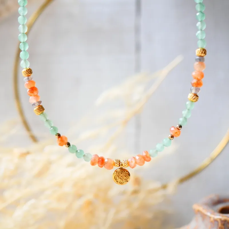 Collier en aventurine et pierre de soleil Collier en aventurine et pierre de soleil