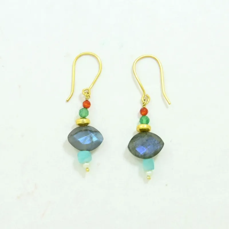 Boucles d’oreilles Labradorite, Amazonite, Cornaline, Aventurine verte & Perle – Argent 925 plaqué Or Boucles d’oreilles Labradorite, Amazonite, Cornaline, Aventurine verte & Perle – Argent 925 plaqué Or