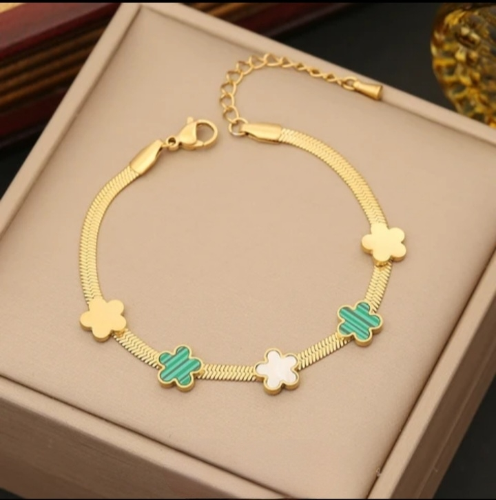 Bracelet Fleur en acier inoxydable doré à l&#39;or fin 18 carats