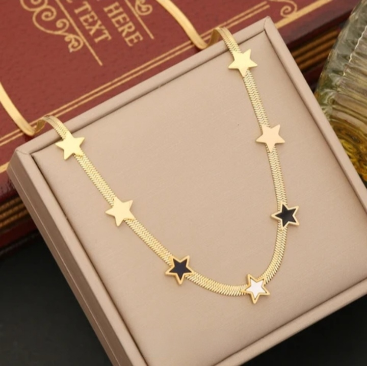 Collier Etoile en acier inoxydable doré à l&#39;or fin 18 carats