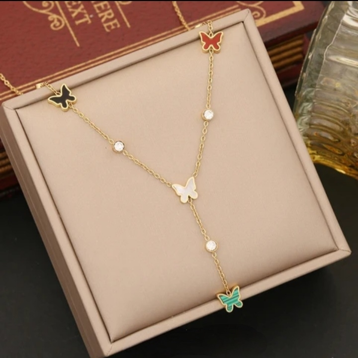 Collier Papillon en acier inoxydable doré à l&#39;or fin 18 carats