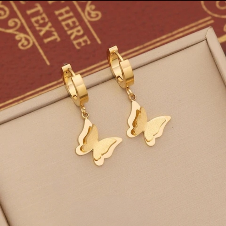 Boucles d&#39;Oreille pendantes Papillon Volant en acier inoxydable dorées à l&#39;or fin 18 carats