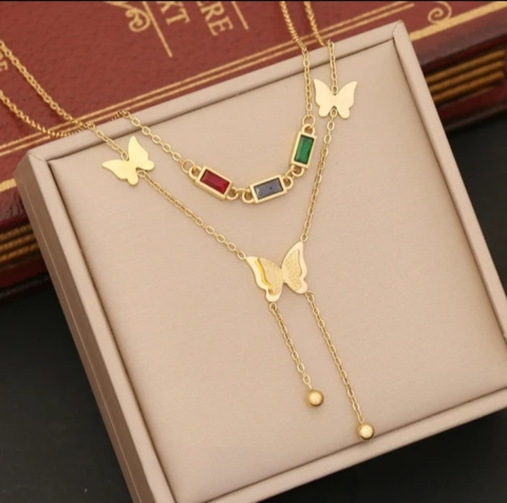 Collier Papillon Volant en acier inoxydable doré à l&#39;or fin 18 carats