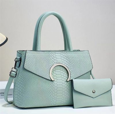 Lot de 2 pièces Sac à main Fourre-tout élégant à relief écailles et pochette en cuir PU de haute qualité