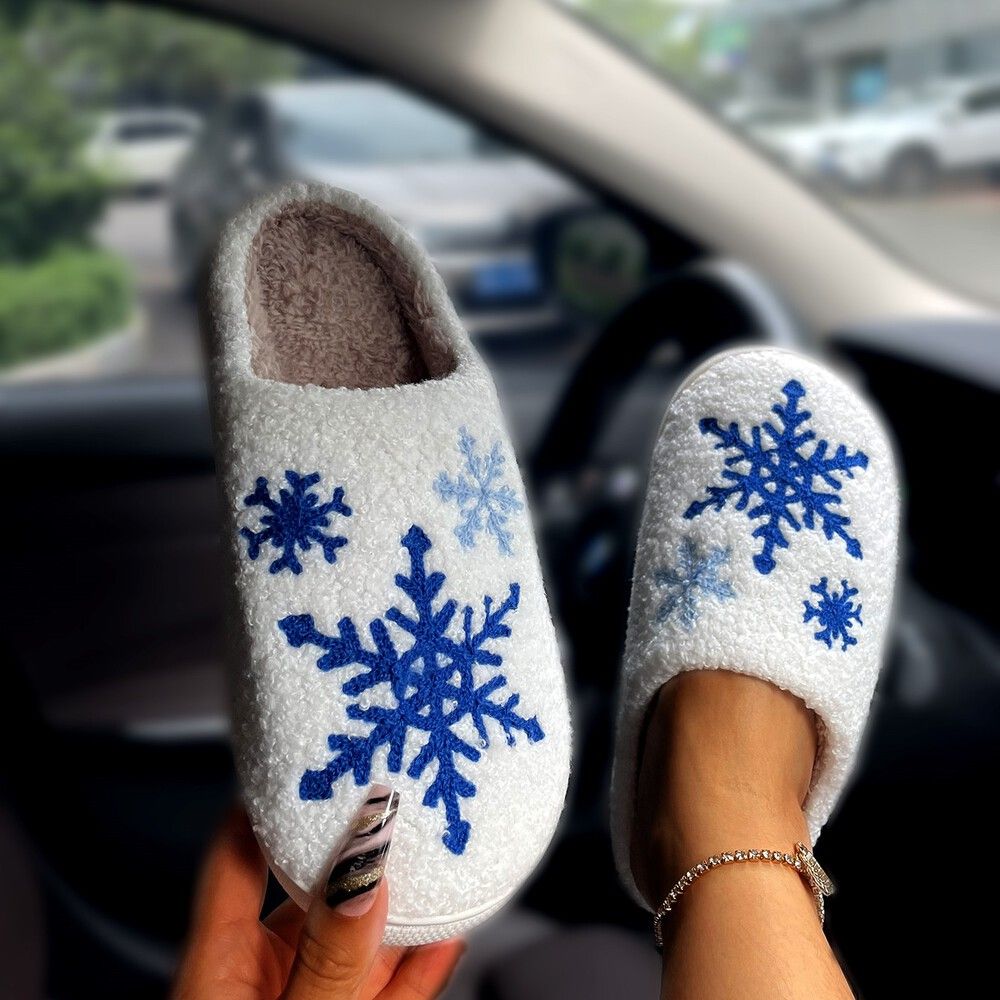 Hot Selling Ladies' Winter Plush Cotton Slippers Classic Style with Snowflake Pattern Massage Keep Warm Insole Fabric Material