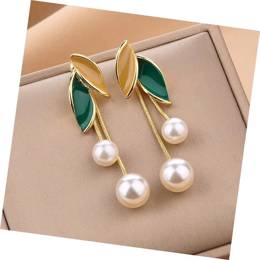 Korean 2023 Fine Jewelry Earrings for Women Hot Sale Exquisite Pearl Leafage with Long Gold Tassel Popular Fashion Drop Earrings