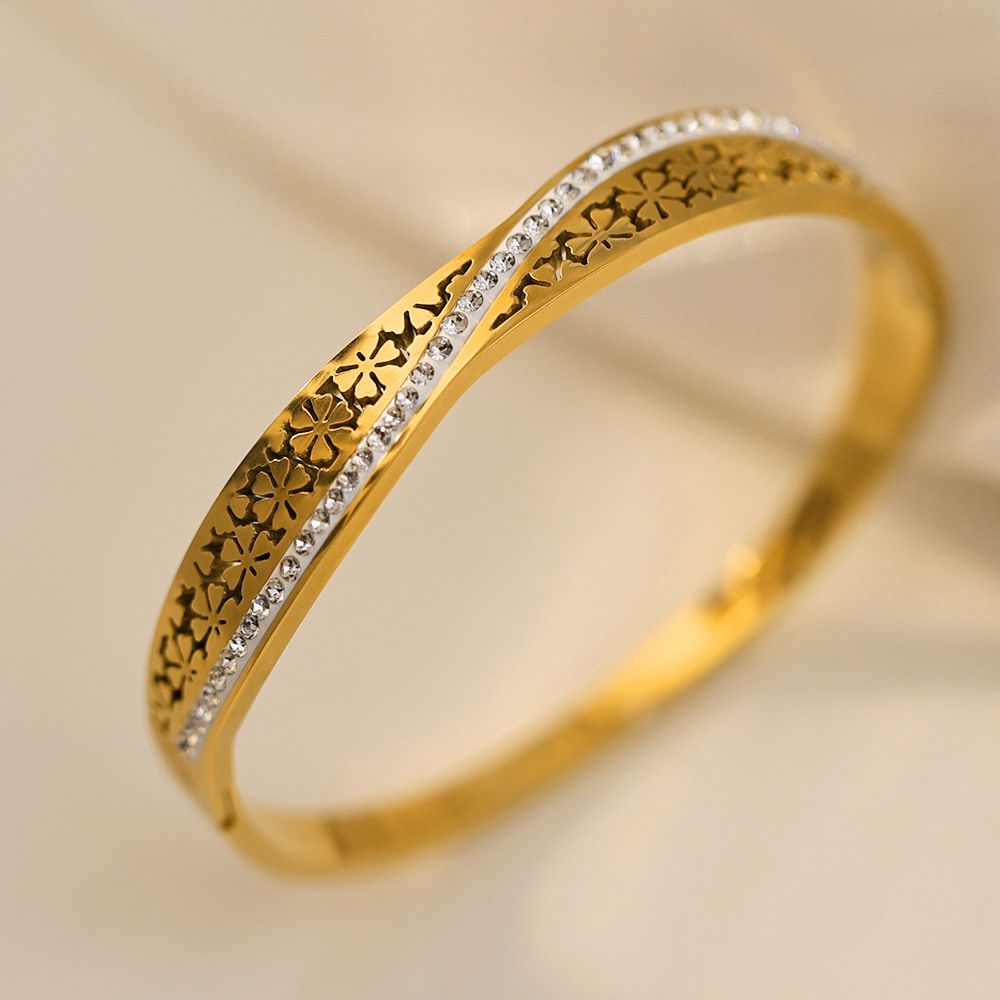 Fashion Engraved Bracelet for Women High Quality Gold Plated Stainless Steel Hinged Bracelet