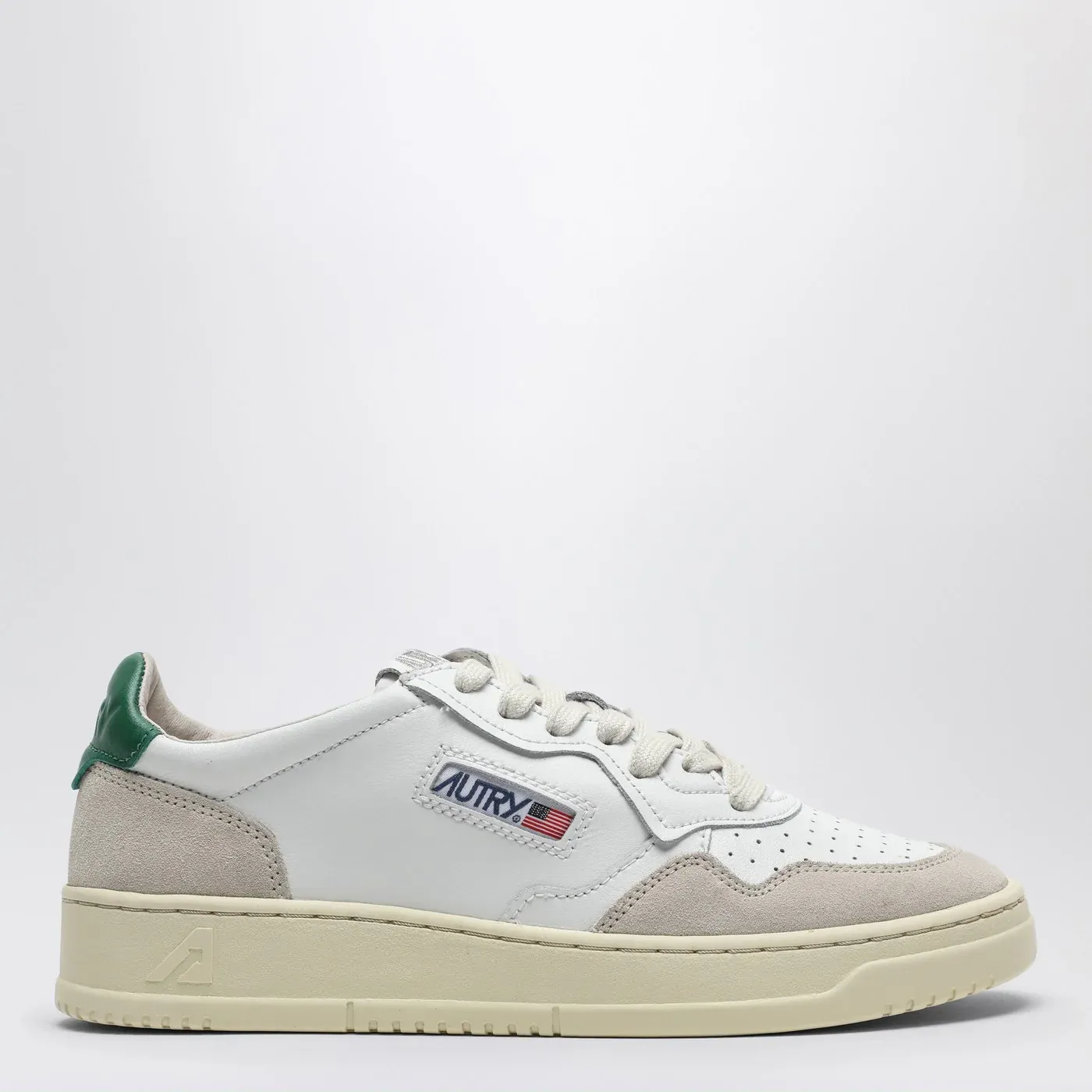 AUTRY Medalist Sneakers in white/green leather and suede