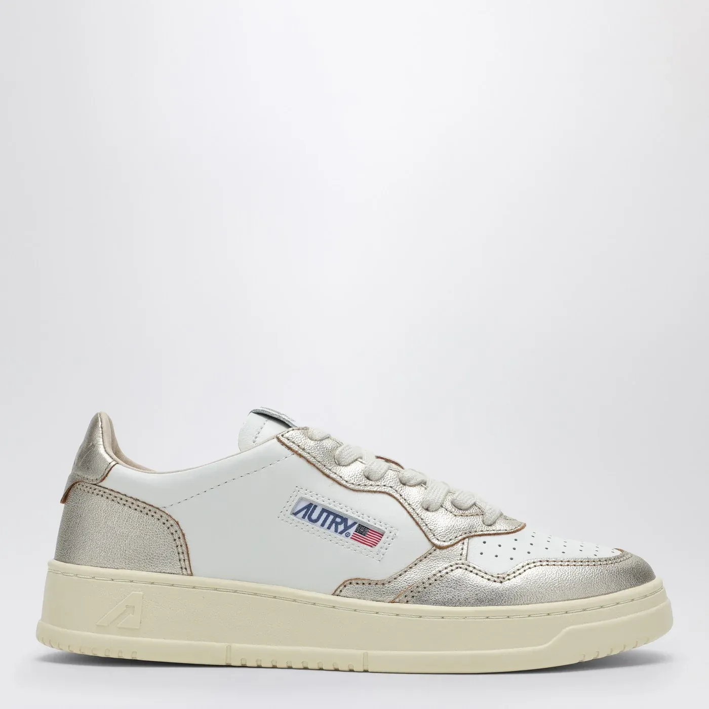 AUTRY Medalist Low white/platinum leather Sneakers