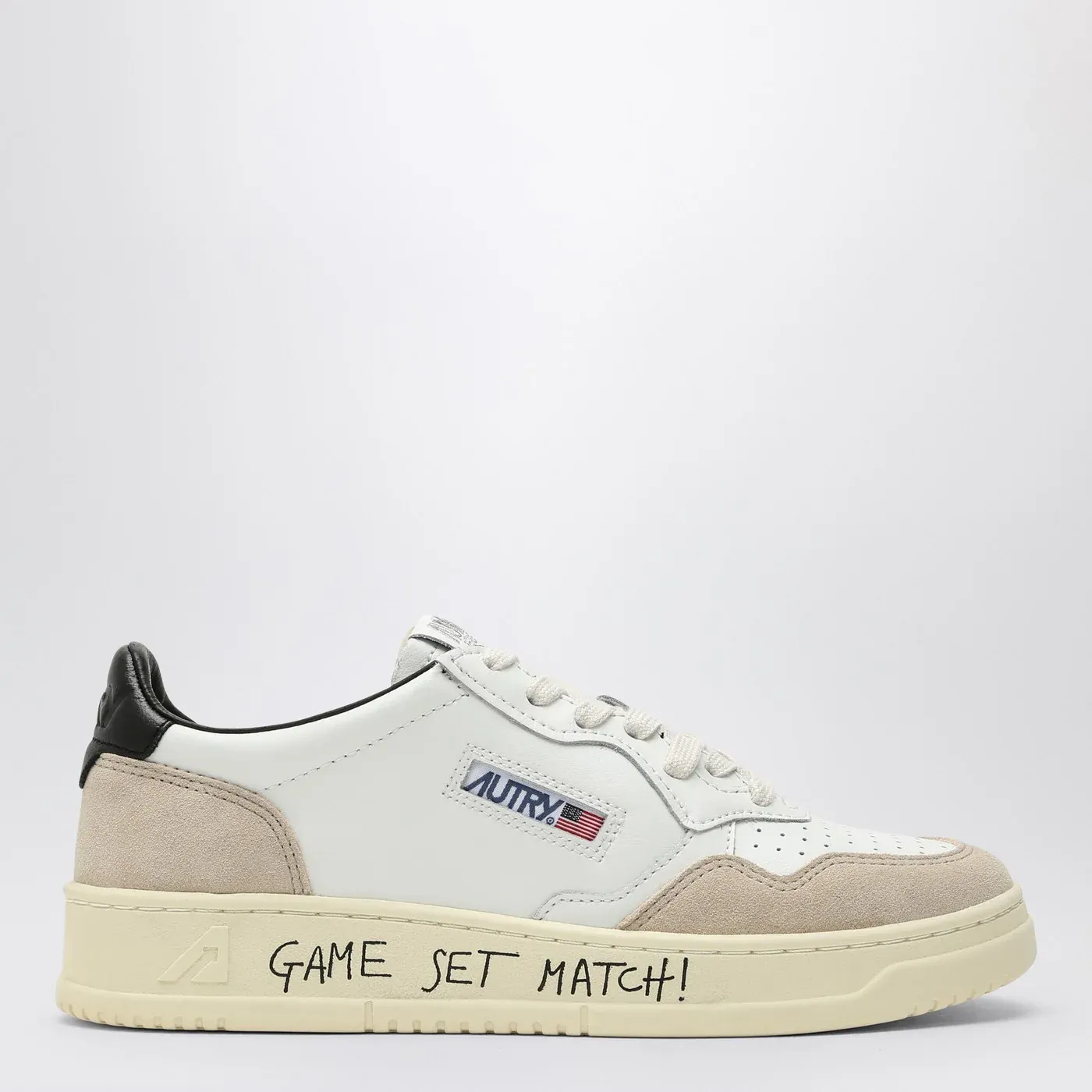 AUTRY Medalist trainer in white/black leather and suede