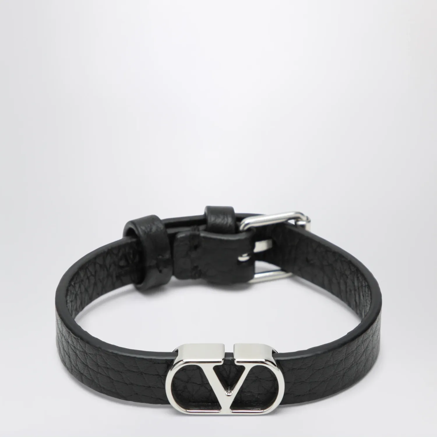 Valentino Garavani VLogo Signature bracelet in grained calfskin leather, black