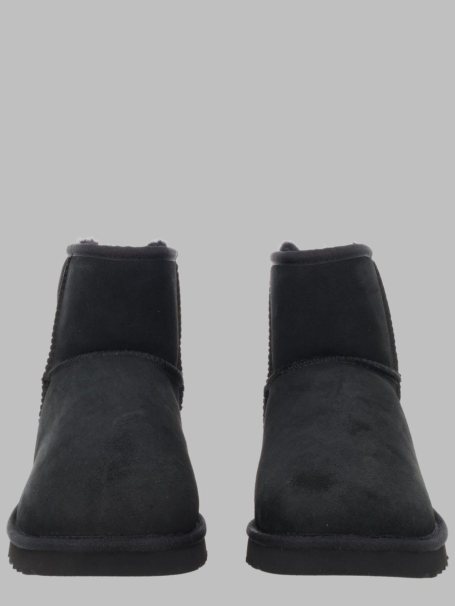 UGG Classic Mini Boots in Black