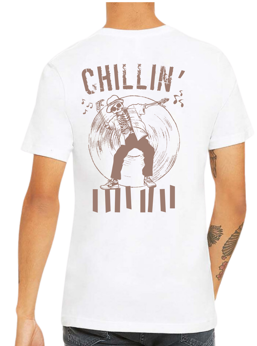 &#39;Chillin&#39;&#39; design on back &amp; small text on front, adult t-shirt