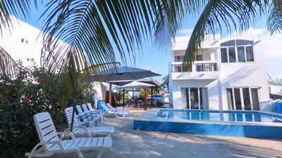 CASA DE PLAYA CON PISCINA, TELA