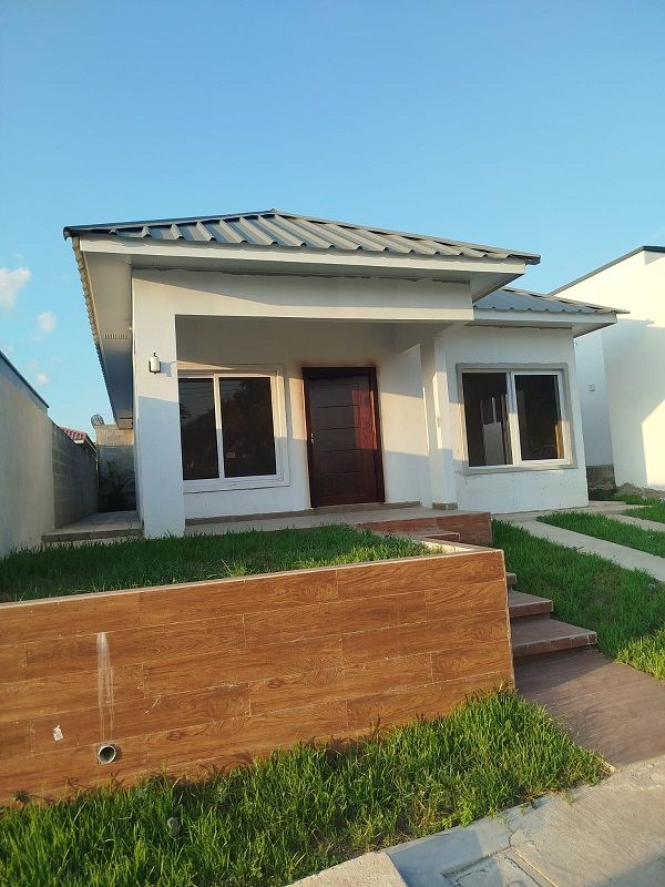 L. 3,800,000 CASA EN RESIDENCIAL ALTOS DE VALENCIA