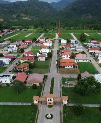 TERRENO DE 378 VARAS LA GRANJA LOTE 8