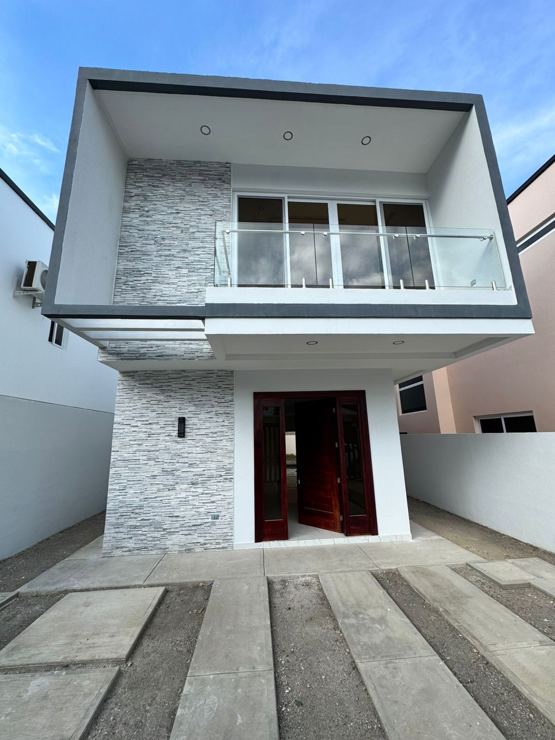 CASA 2 NIVELES COL. ZERON