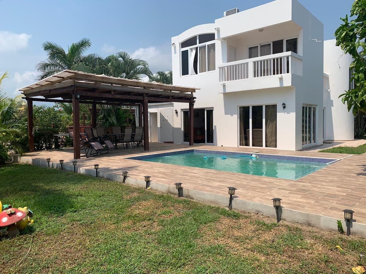 Casa Griselda en San Juan del Mar, Tela.