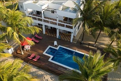 Casa Andres en San Juan del Mar, Tela. Casa Andres en San Juan del Mar, Tela.
