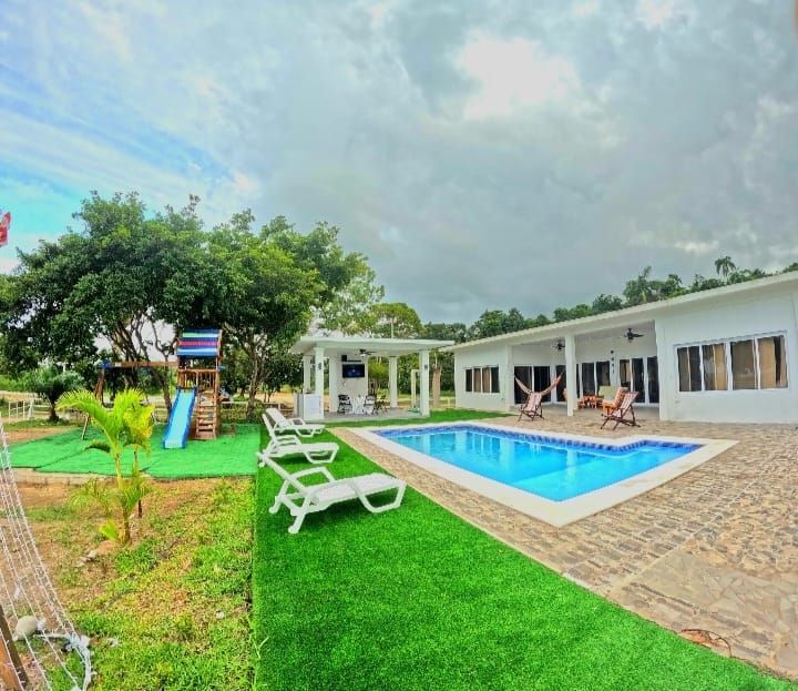Casa de Ave en El Porvenir, La Ceiba, Atlántida.
