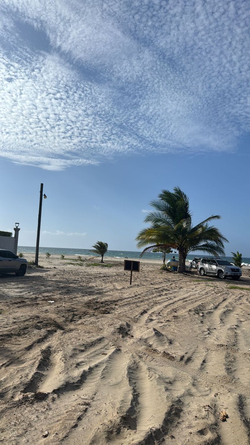 Terrenos de Playa, Barrio El Paraíso, Tela.