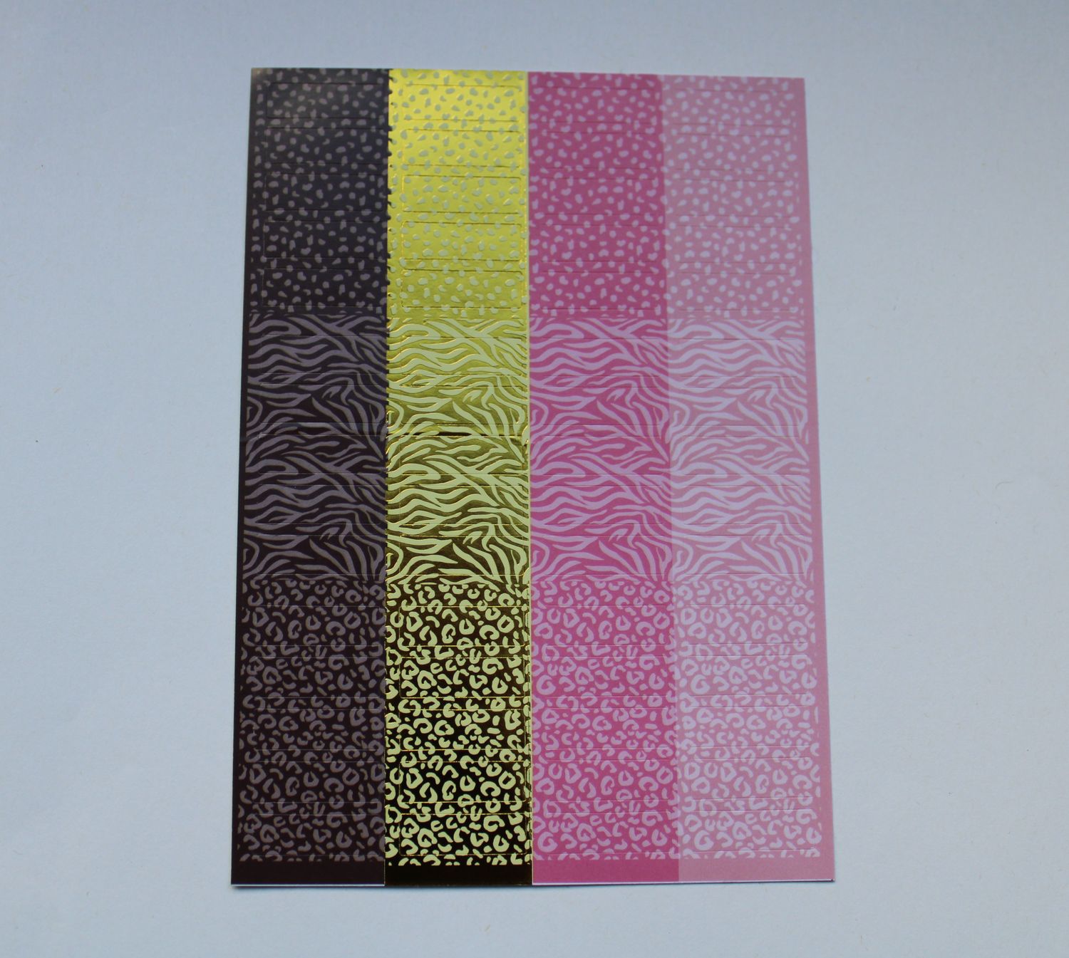 Sheet met rechthoekige stickers in patronen