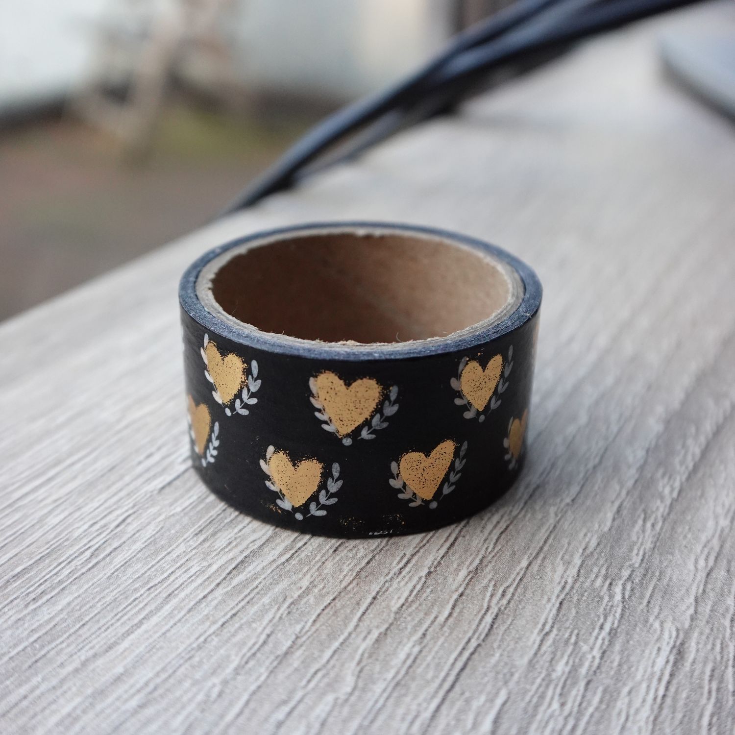 Zwarte washi tape met gouden hartjes