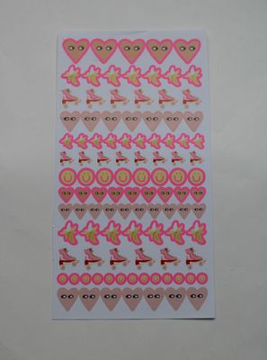 Sheet met roze stickers