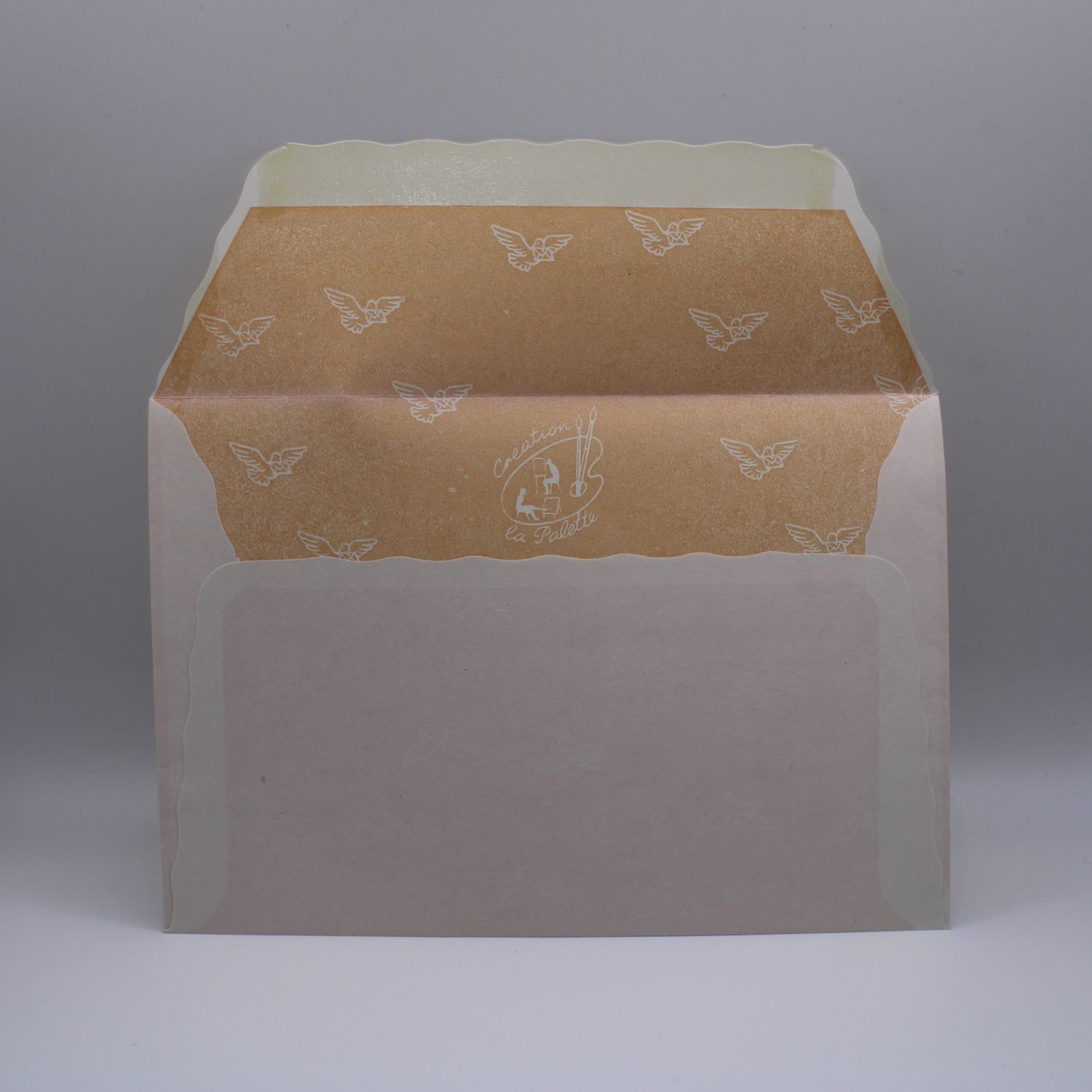 Envelop met oranje binnenkant
