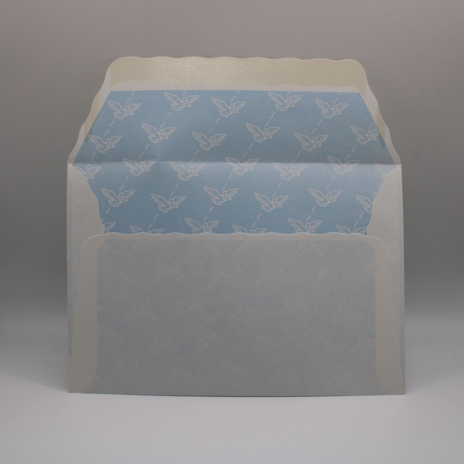 Envelop met lichtblauwe binnenkant